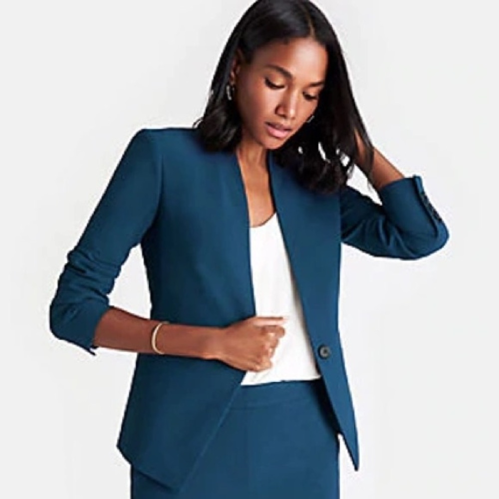 Ann Taylor Cutaway Blazer in Bi-Stretch - size 4P